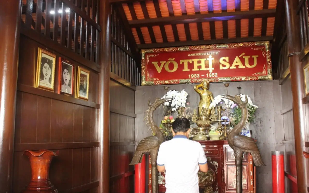 KINH NGHIỆM ĐI LỄ CÔ SÁU CÔN ĐẢO: QUY TRÌNH, SẮM LỄ VÀ NHỮNG LƯU Ý CẦN BIẾT